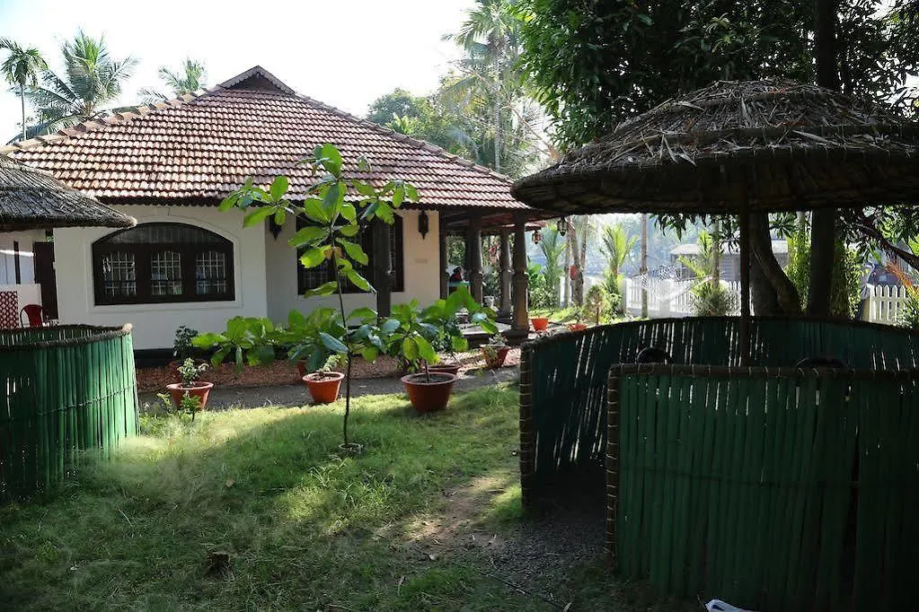Bamboo Lagoon Backwater Front Resort Alappuzha 3*,